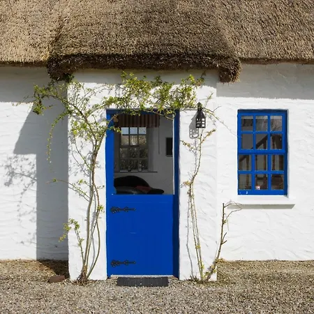 別荘 Dunguaire Thatched *