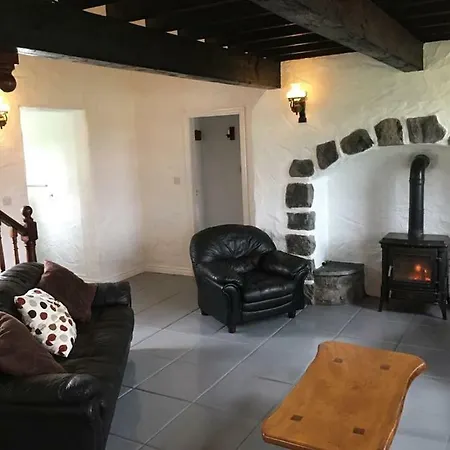 Dunguaire Thatched Holiday home Galway